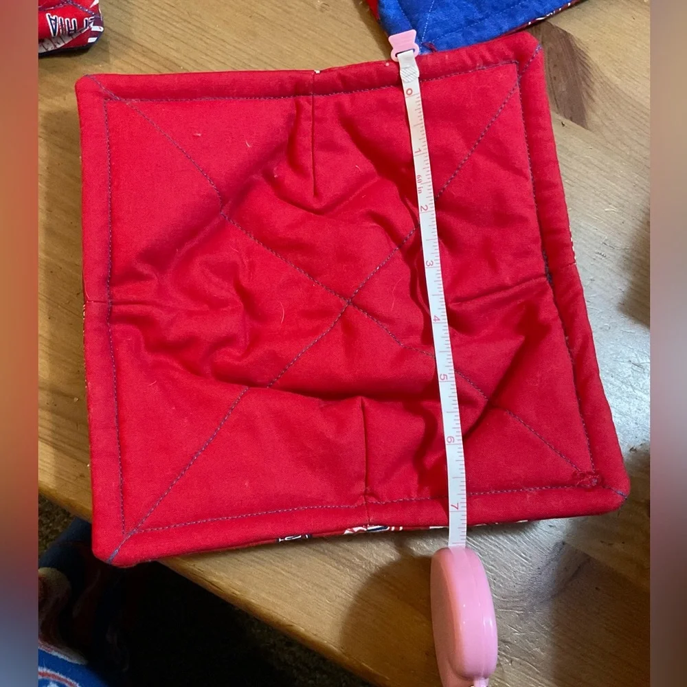 Philadelphia Phillies handcrafted bowl holders (huggers) keep your hands safe.